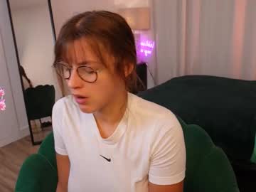 Изображение секс-шоу модели yess_kiki Изображение секс-шоу модели yess_kiki