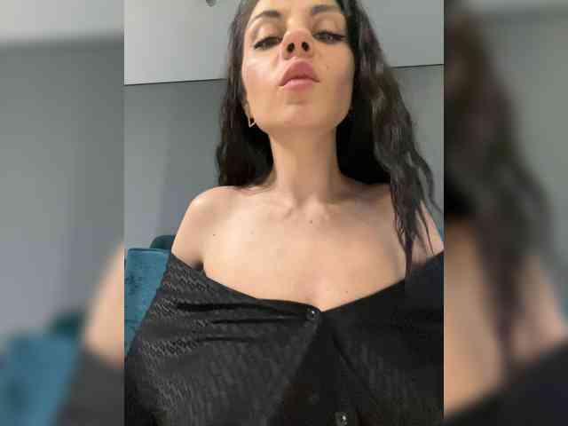 GgggLAAAAaaFFtt596rr's sex show image
