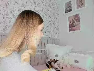 Изображение секс-шоу модели kitty__sophie Изображение секс-шоу модели kitty__sophie
