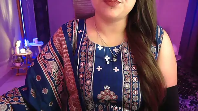 Изображение секс-шоу модели Mitikaa Изображение секс-шоу модели Mitikaa