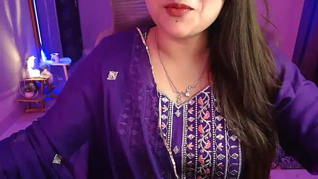 Изображение секс-шоу модели Mitikaa Изображение секс-шоу модели Mitikaa