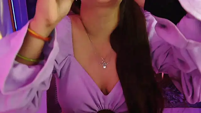 Изображение секс-шоу модели Mitikaa Изображение секс-шоу модели Mitikaa