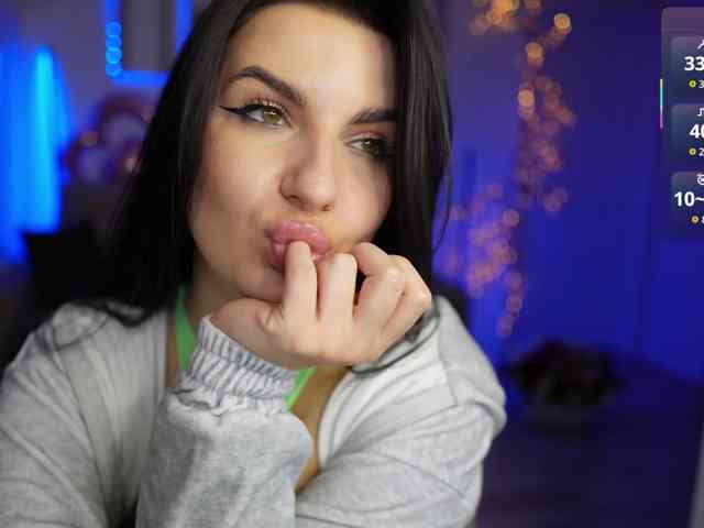 Изображение секс-шоу модели Swarowskaya Изображение секс-шоу модели Swarowskaya