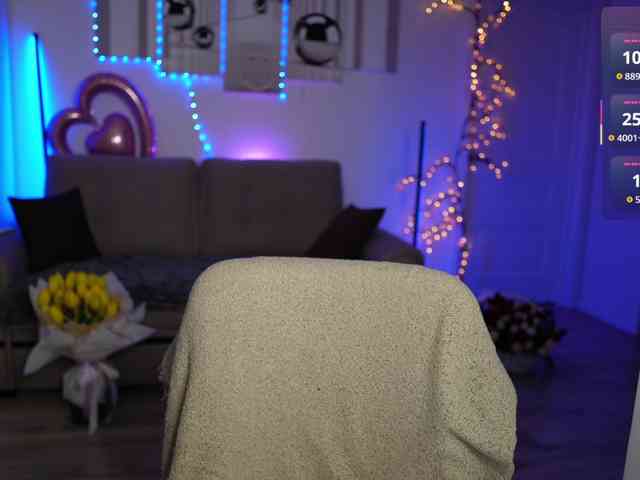 Изображение секс-шоу модели Swarowskaya Изображение секс-шоу модели Swarowskaya