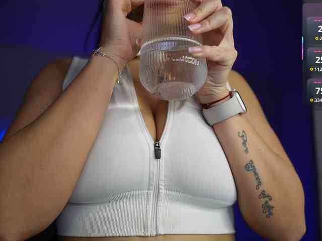 Изображение секс-шоу модели Swarowskaya Изображение секс-шоу модели Swarowskaya