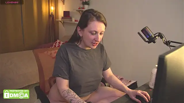 Helga_vibe's sex show image Helga_vibe's sex show image