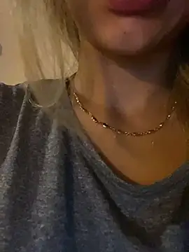 Изображение секс-шоу модели Carolinen