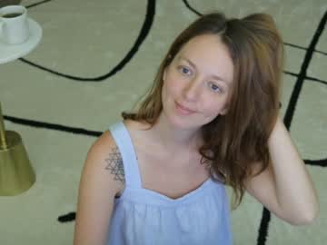 maevivant's sex show image