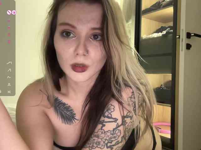 Изображение секс-шоу модели Alicee-teasee