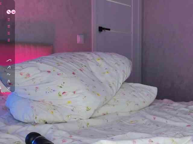 Alicee-teasee's sex show image