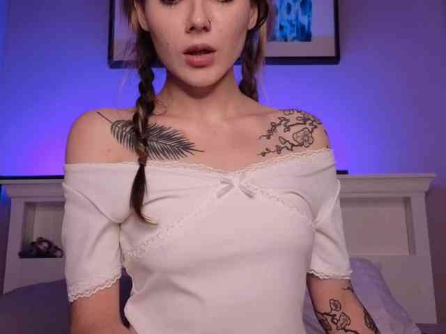 Alicee-teasee's sex show image