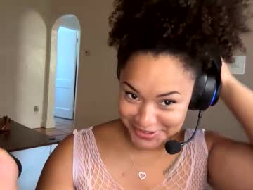 goldenpuss95's sex show image