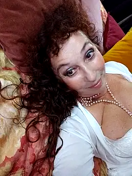 GypsyEsmeralda's sex show image