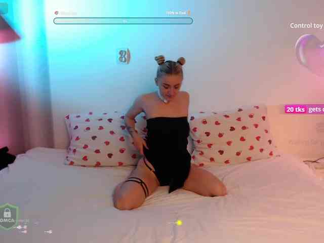 Изображение секс-шоу модели SpaceDanger Изображение секс-шоу модели SpaceDanger