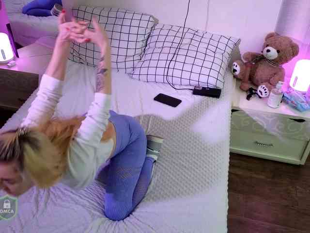 Изображение секс-шоу модели SpaceDanger Изображение секс-шоу модели SpaceDanger