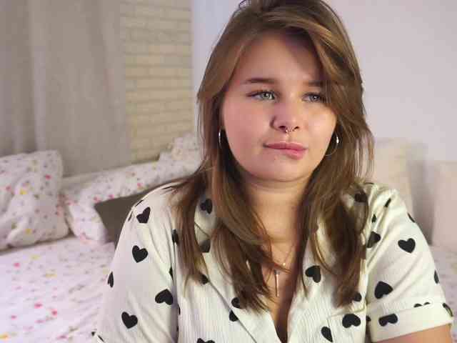 Изображение секс-шоу модели YesImAnna