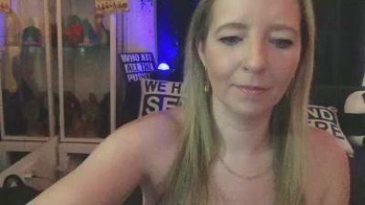 SuusenGuus's sex show image