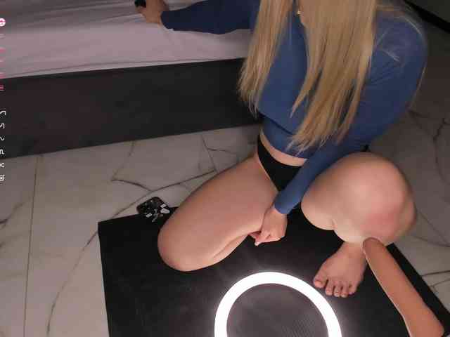 victoria-d-minds's sex show image