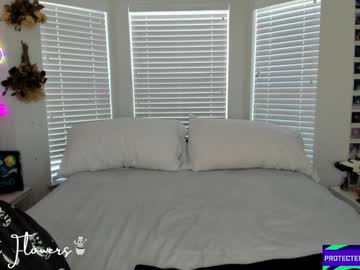 violetttflowers's sex show image