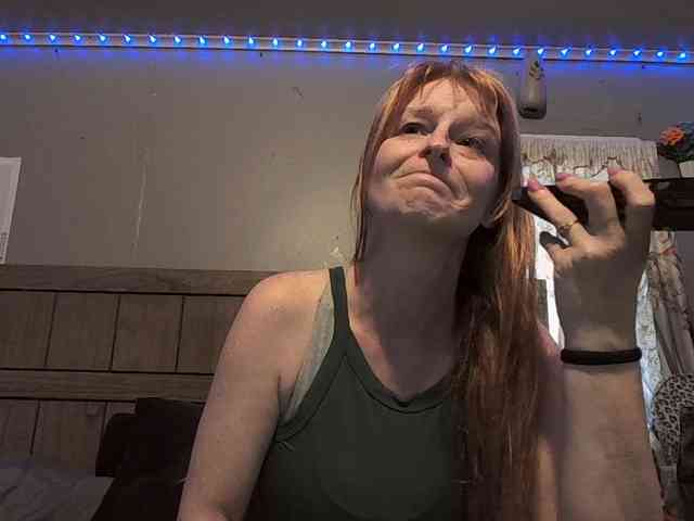 Pizzedwife's sex show image