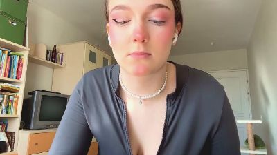 DelorasOng's sex show image