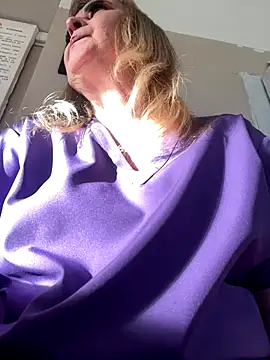 Irina2909@xh's sex show image