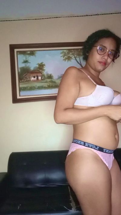 Monica2702's sex show image