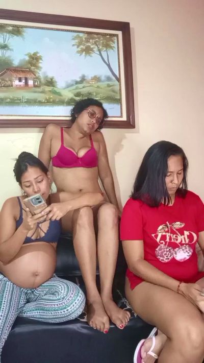 Monica2702's sex show image