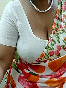 Изображение секс-шоу модели Tamil_aishu09 Изображение секс-шоу модели Tamil_aishu09