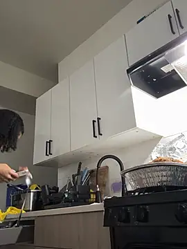 __suki's sex show image