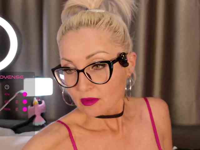 Sexshow-Bild von Milforja Sexshow-Bild von Milforja