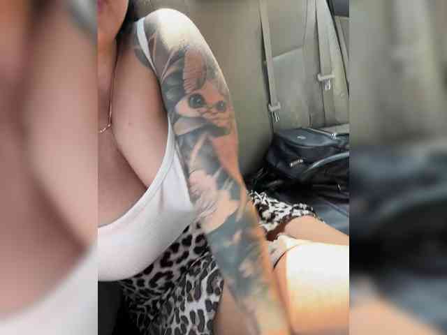 Изображение секс-шоу модели TokionaJoe