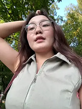 KissMeEva's sex show image