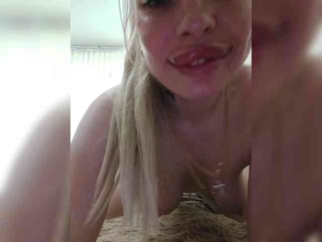 Djesikaa's sex show image