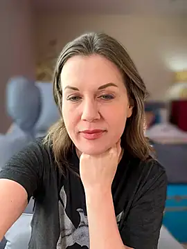 Изображение секс-шоу модели MaiseKnox