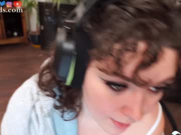 serareads's sex show image