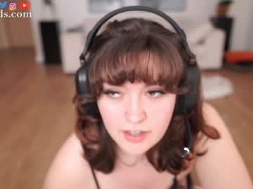 serareads's sex show image