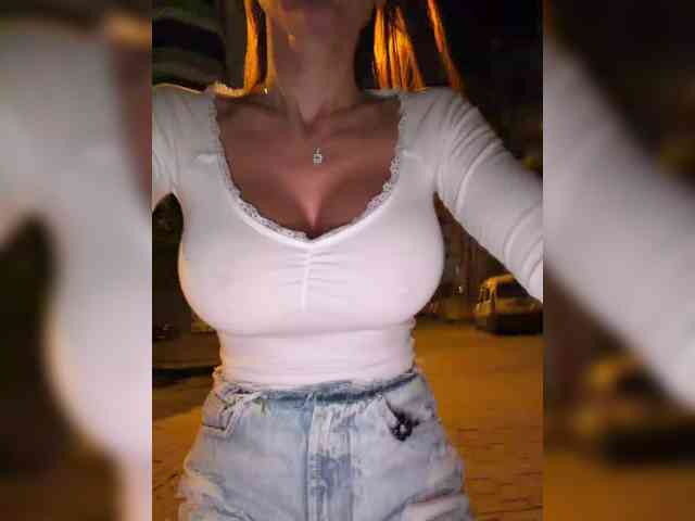 Изображение секс-шоу модели OrgazMia Изображение секс-шоу модели OrgazMia