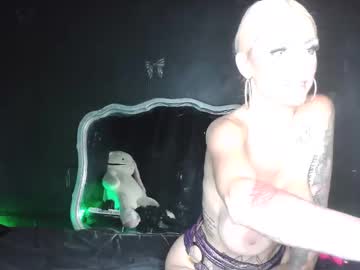lauralye1983's sex show image