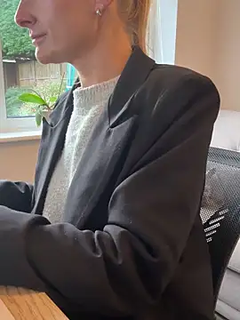 Sexshow-Bild von Phoebe_Lily Sexshow-Bild von Phoebe_Lily