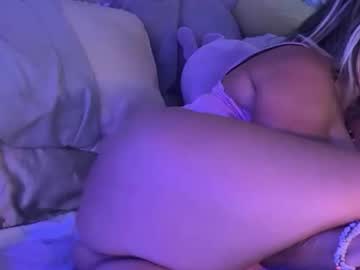 ravenoldschool11's sex show image