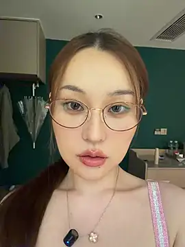 -cyber-butterfly-'s sex show image