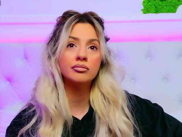 AriannaSins's sex show image AriannaSins's sex show image