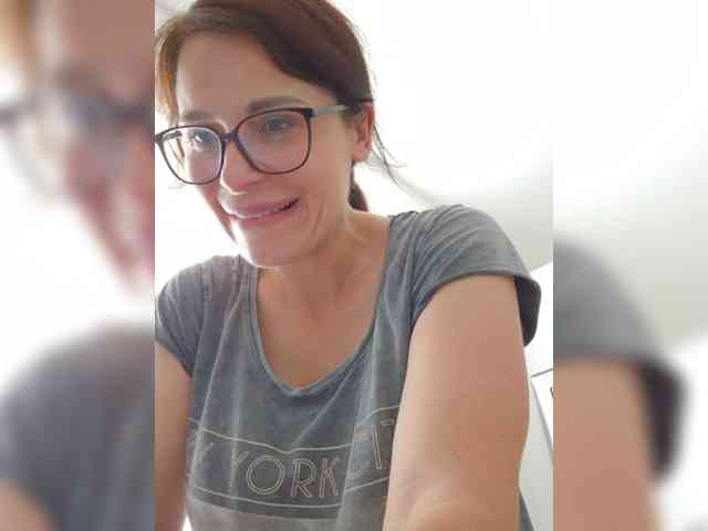 SophieMary's sex show image