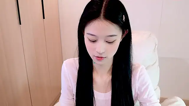 Изображение секс-шоу модели iiiiiiiiiu