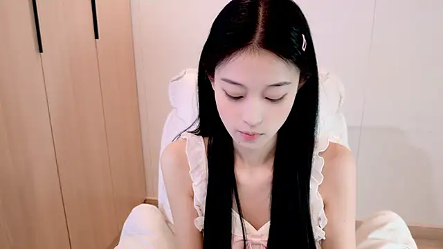 Изображение секс-шоу модели iiiiiiiiiu