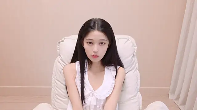 Изображение секс-шоу модели iiiiiiiiiu