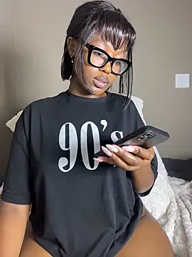 Изображение секс-шоу модели Moonzy77 Изображение секс-шоу модели Moonzy77