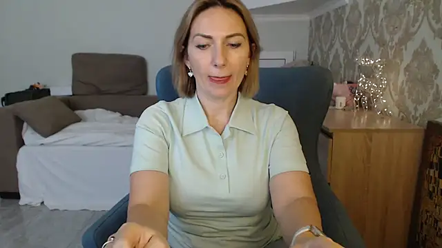 Mallinia's sex show image