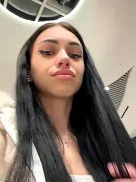 Изображение секс-шоу модели ilariea_girl